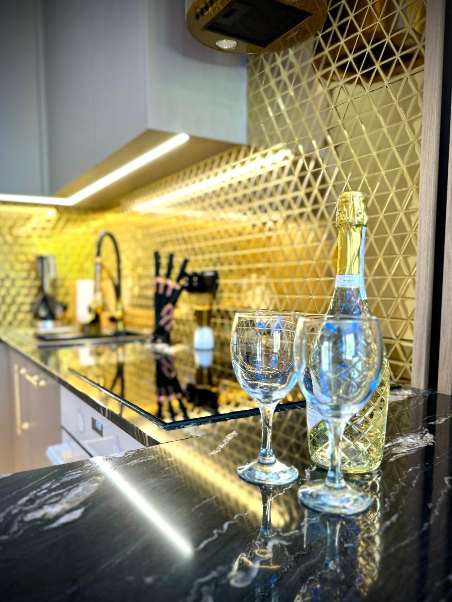 Golden Park Aparthotel Szczecin Bagian luar foto