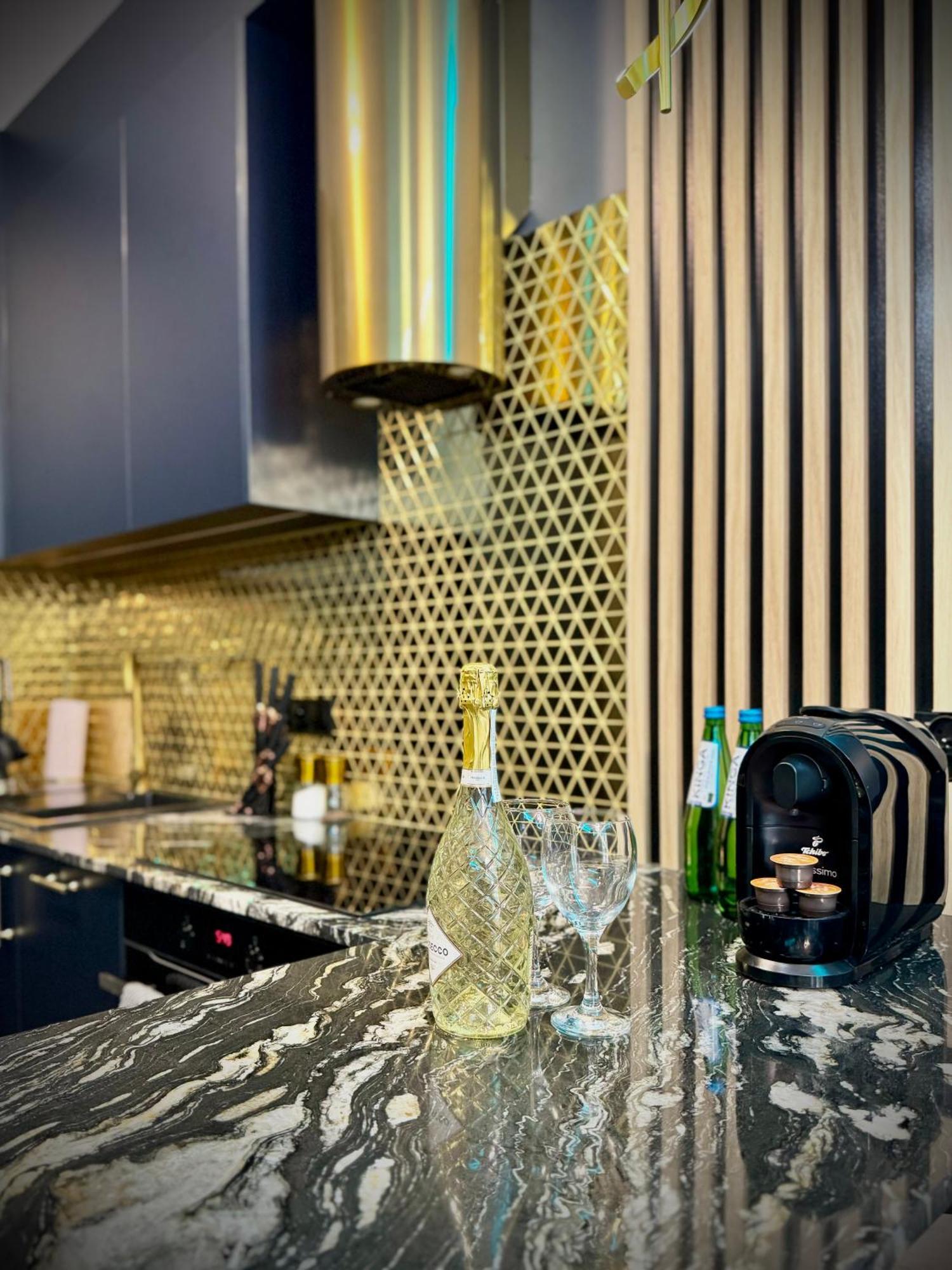 Golden Park Aparthotel Szczecin Bagian luar foto